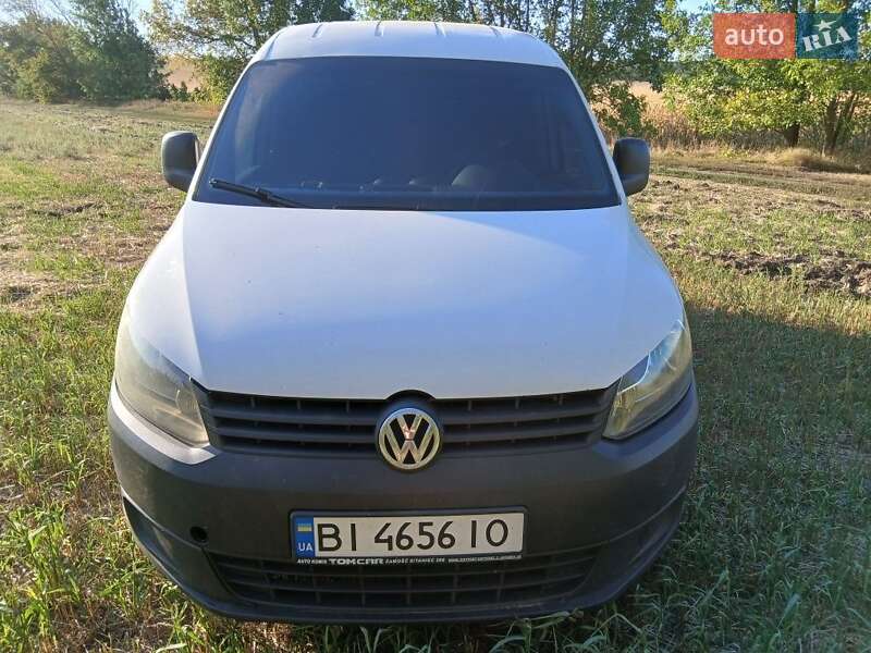 Вантажний фургон Volkswagen Caddy 2013 в Нових Санжарах