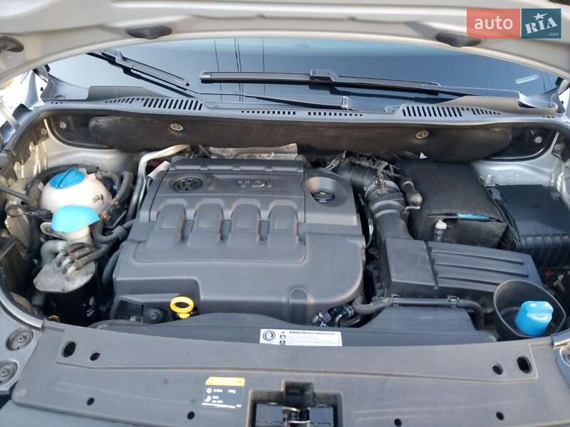 Минивэн Volkswagen Caddy 2015 в Киеве