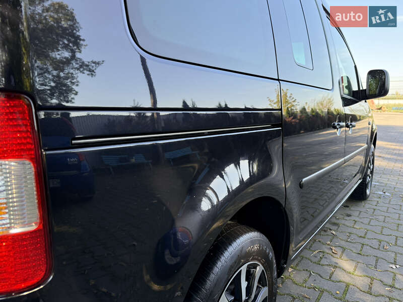 Минивэн Volkswagen Caddy 2005 в Черновцах