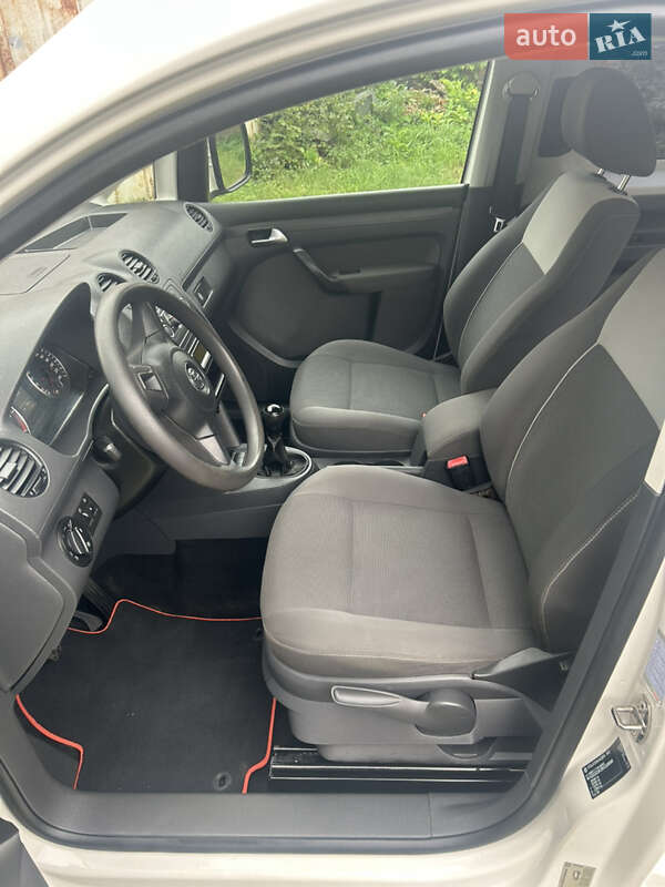 Мінівен Volkswagen Caddy 2011 в Нововолинську