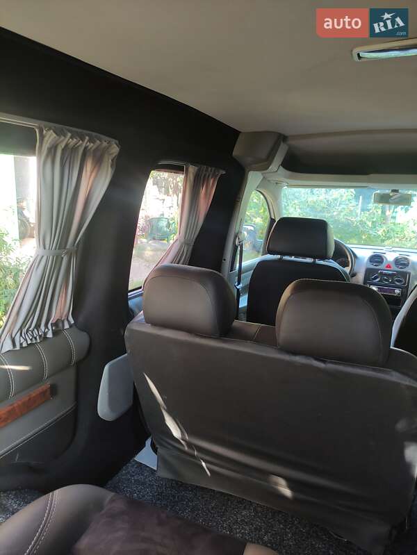 Минивэн Volkswagen Caddy 2010 в Виннице