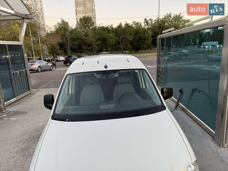 Вантажопасажирський фургон Volkswagen Caddy 2007 в Києві