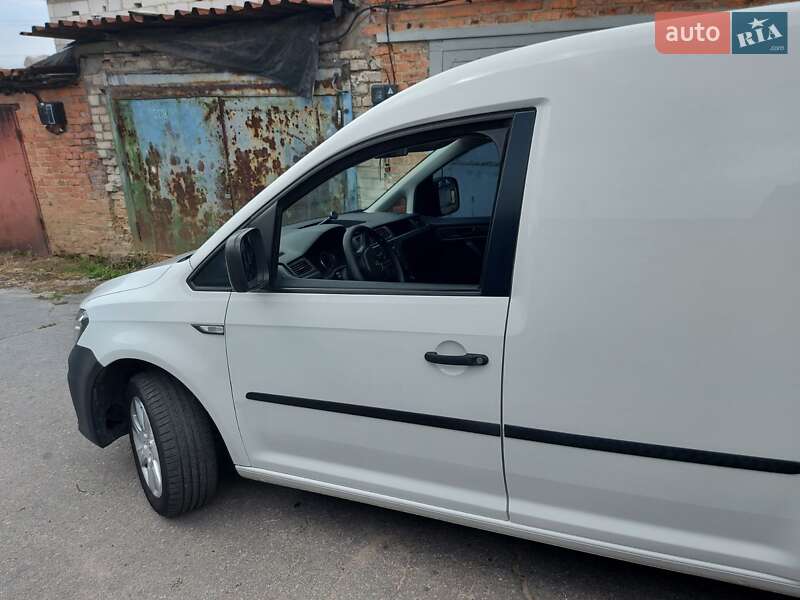 Грузовой фургон Volkswagen Caddy 2016 в Житомире