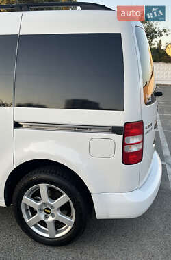 Минивэн Volkswagen Caddy 2013 в 