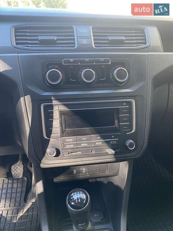 Мінівен Volkswagen Caddy 2015 в Коростені