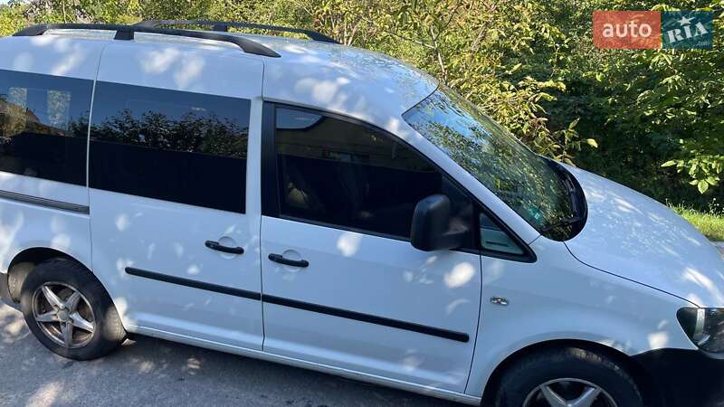 Минивэн Volkswagen Caddy 2015 в Ржищеве