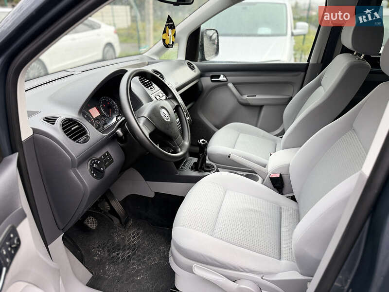 Минивэн Volkswagen Caddy 2010 в Виннице