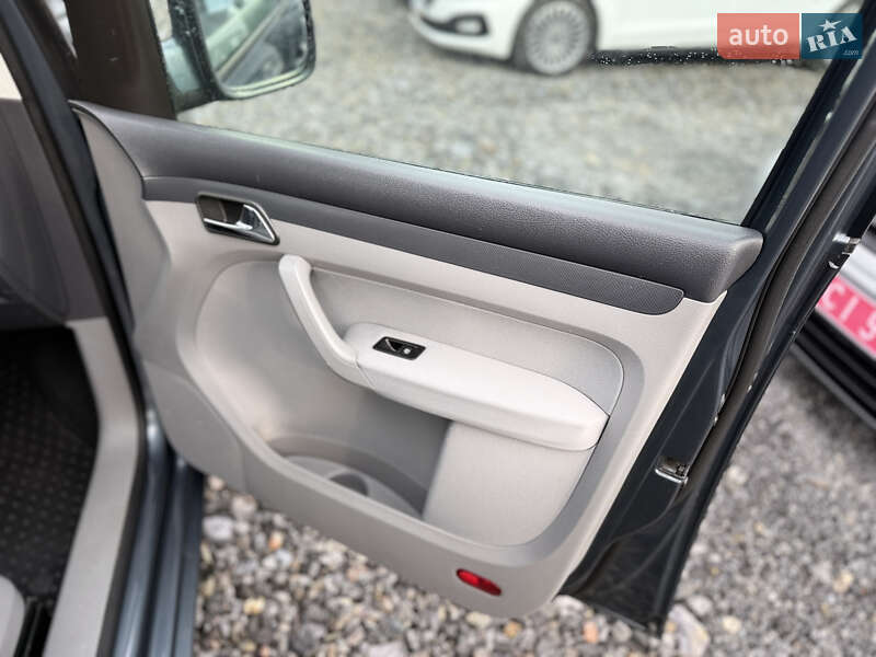 Минивэн Volkswagen Caddy 2010 в Виннице
