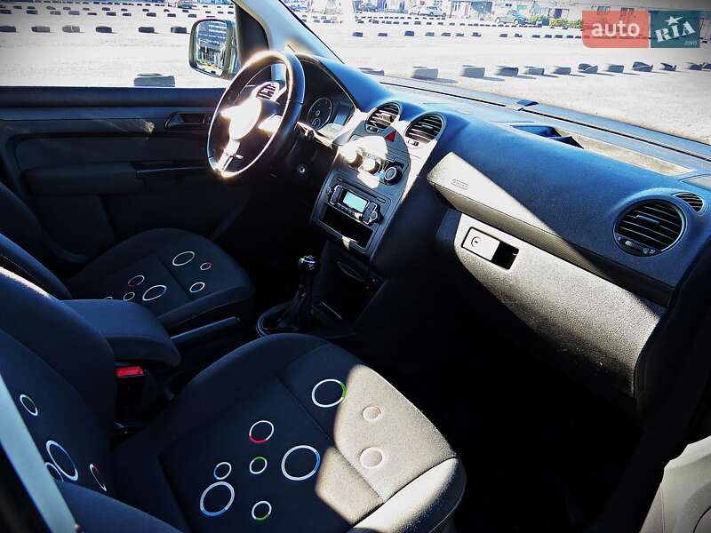 Минивэн Volkswagen Caddy 2011 в Черкассах
