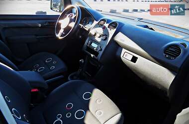 Минивэн Volkswagen Caddy 2011 в 