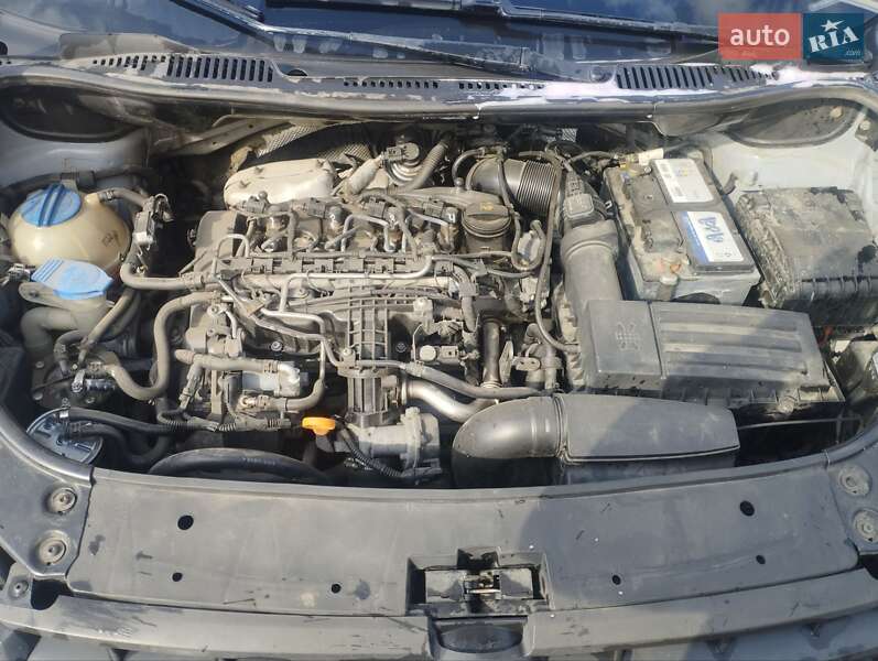 Вантажний фургон Volkswagen Caddy 2011 в Дніпрі