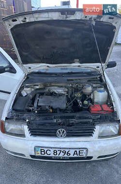 Пикап Volkswagen Caddy 2000 в 