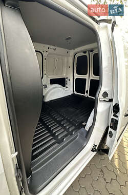 Грузовой фургон Volkswagen Caddy 2016 в 