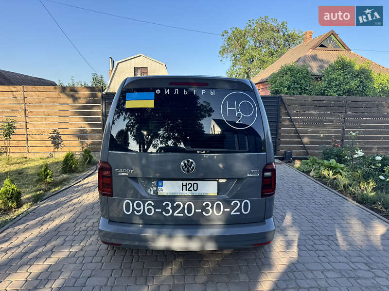 Грузопассажирский фургон Volkswagen Caddy 2015 в Кривом Роге