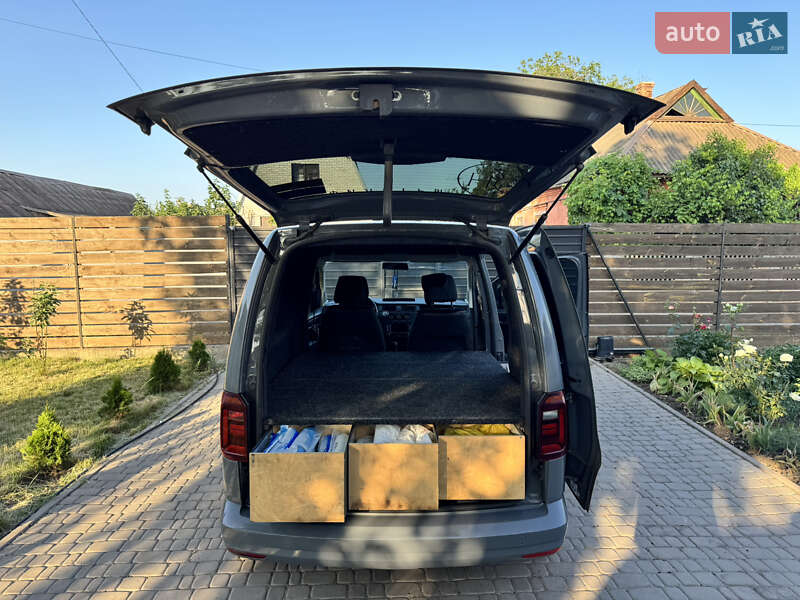 Грузопассажирский фургон Volkswagen Caddy 2015 в Кривом Роге