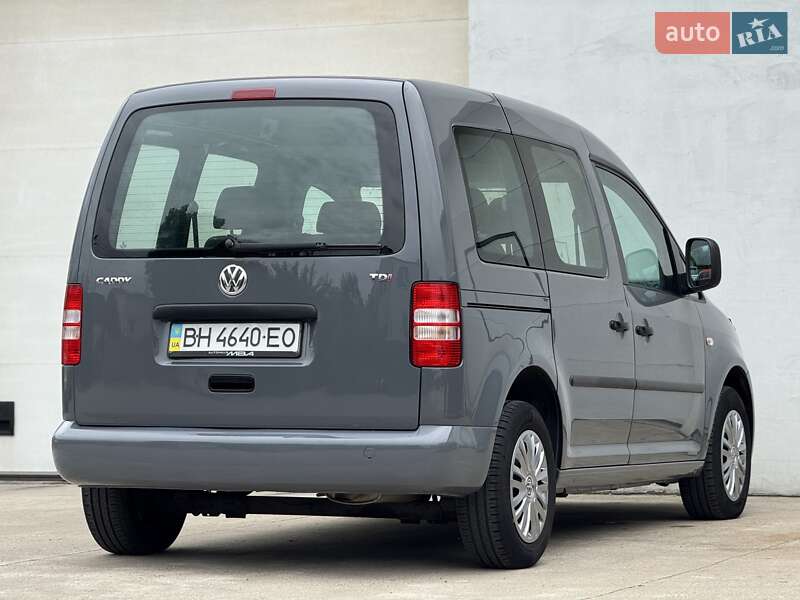 Минивэн Volkswagen Caddy 2011 в Сарнах