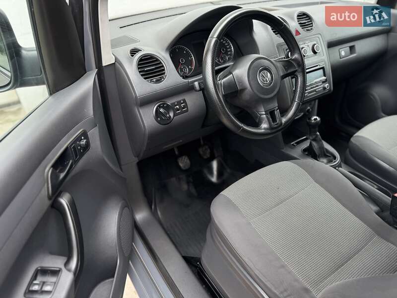 Минивэн Volkswagen Caddy 2011 в Сарнах