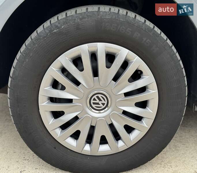 Минивэн Volkswagen Caddy 2011 в Сарнах