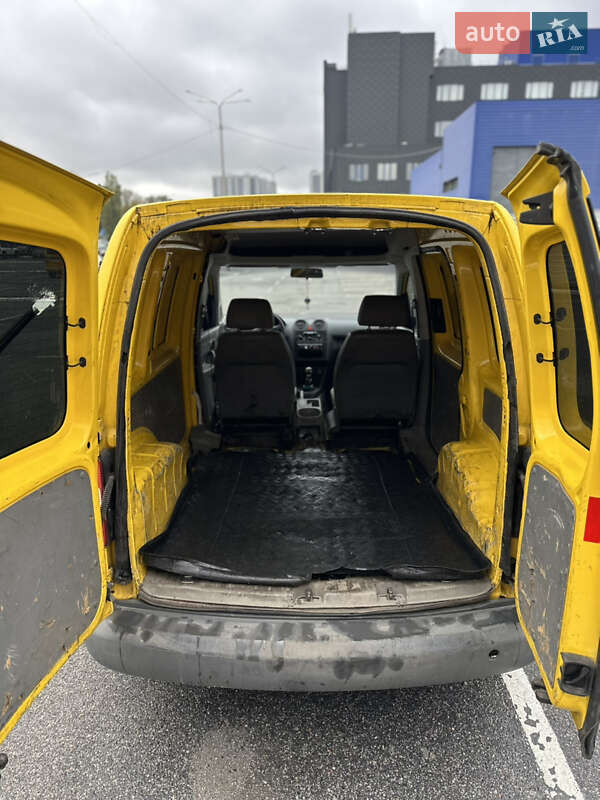 Вантажний фургон Volkswagen Caddy 2010 в Києві