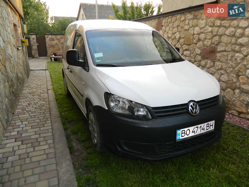 Грузовой фургон Volkswagen Caddy 2011 в Почаеве