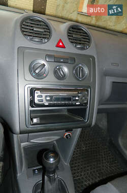 Грузовой фургон Volkswagen Caddy 2011 в 