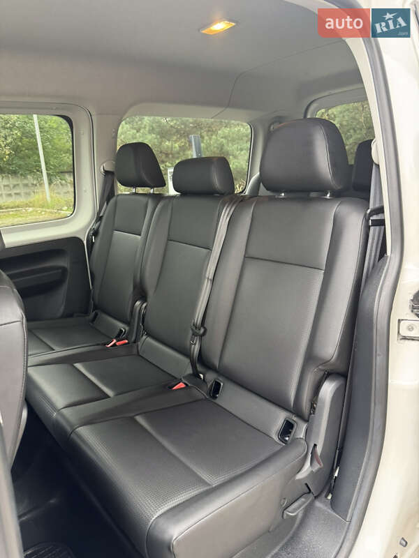 Минивэн Volkswagen Caddy 2016 в Львове