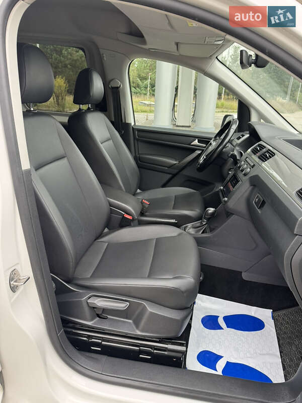 Минивэн Volkswagen Caddy 2016 в Львове