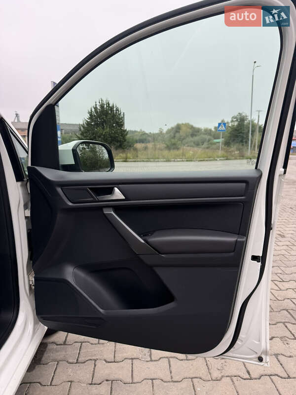 Минивэн Volkswagen Caddy 2016 в Львове