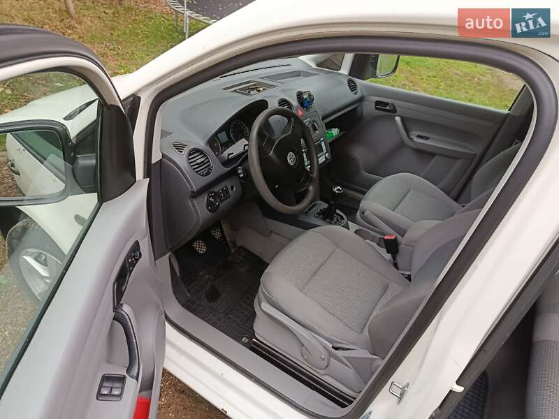 Минивэн Volkswagen Caddy 2007 в Сторожинце