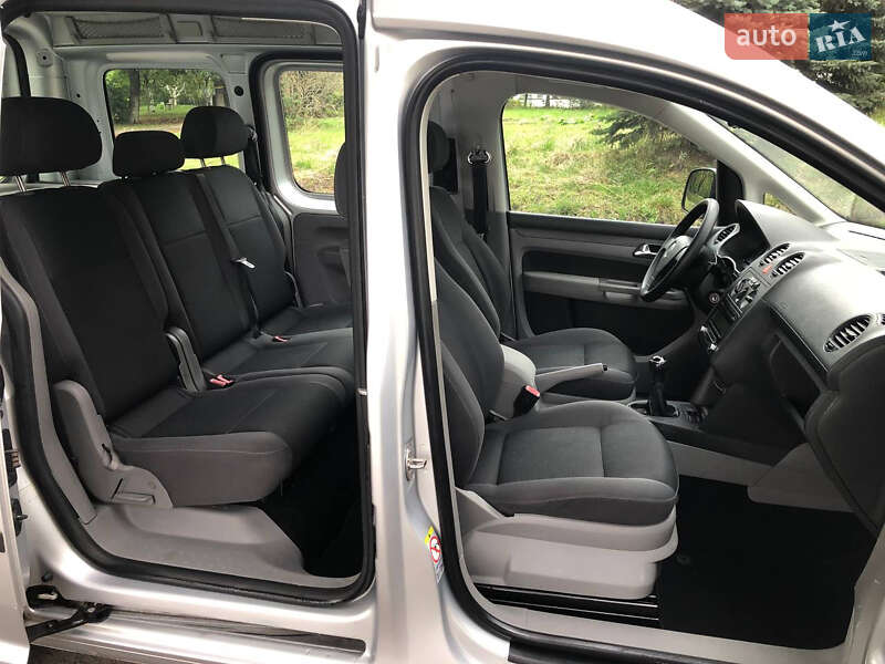 Минивэн Volkswagen Caddy 2010 в Ровно