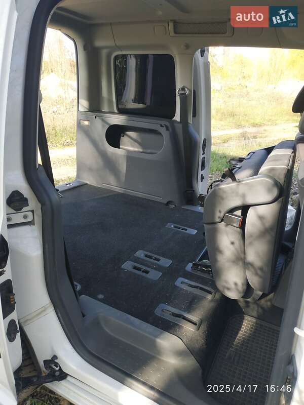 Минивэн Volkswagen Caddy 2010 в Чернигове