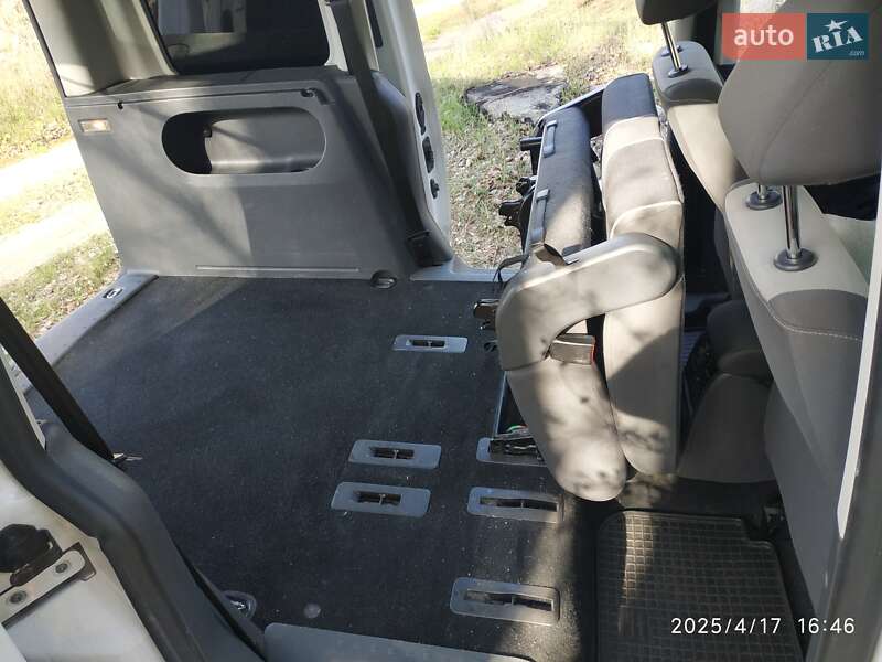 Минивэн Volkswagen Caddy 2010 в Чернигове