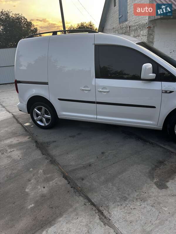 Грузовой фургон Volkswagen Caddy 2017 в Киеве фото 13 Грузовой фургон Volkswagen Caddy 2017 в Киеве