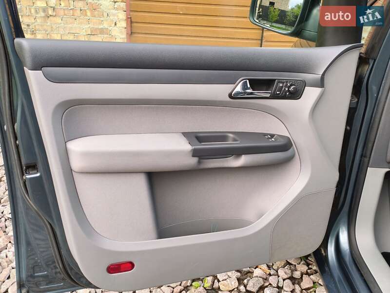 Минивэн Volkswagen Caddy 2006 в Львове