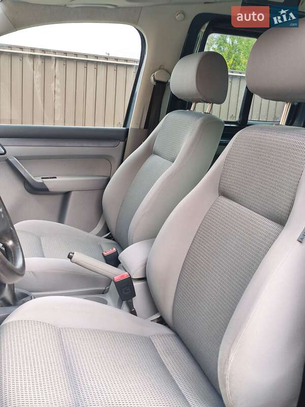 Минивэн Volkswagen Caddy 2006 в Львове