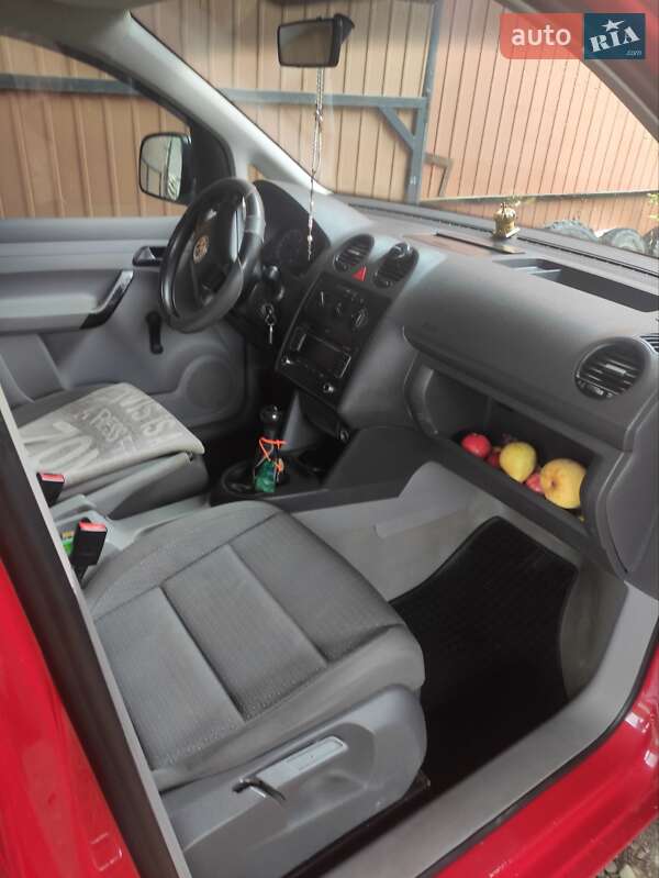 Минивэн Volkswagen Caddy 2005 в Вижнице