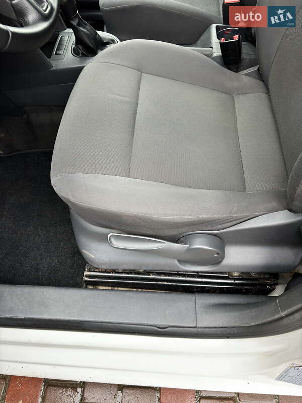 Грузовой фургон Volkswagen Caddy 2015 в Житомире