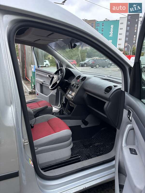 Минивэн Volkswagen Caddy 2008 в Львове