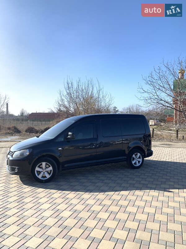 Минивэн Volkswagen Caddy 2010 в Гайсине