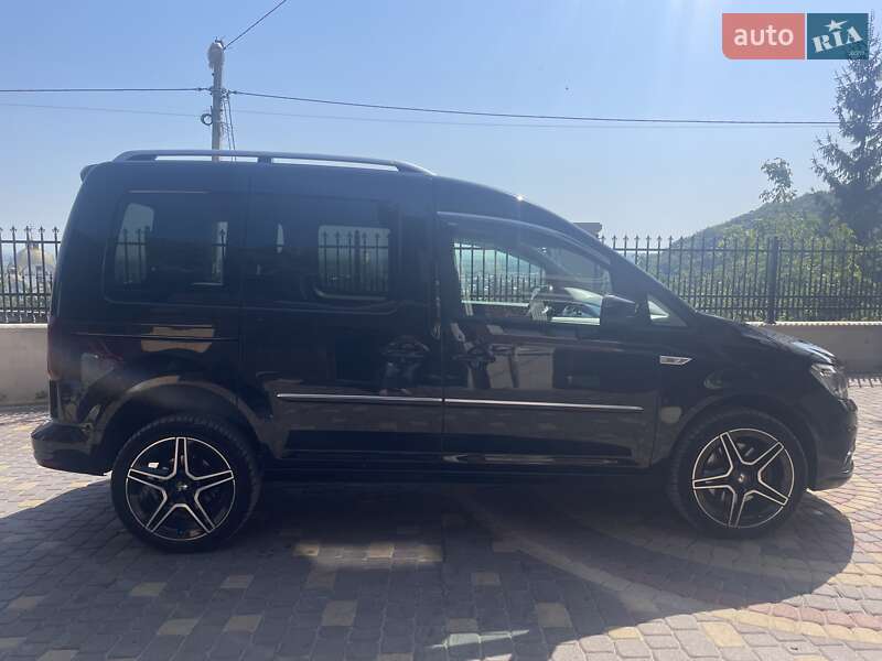 Минивэн Volkswagen Caddy 2016 в Львове