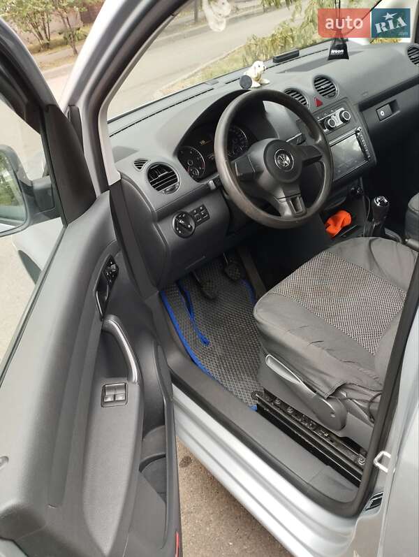 Минивэн Volkswagen Caddy 2013 в Киеве