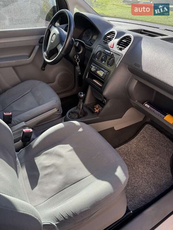 Минивэн Volkswagen Caddy 2006 в Киеве