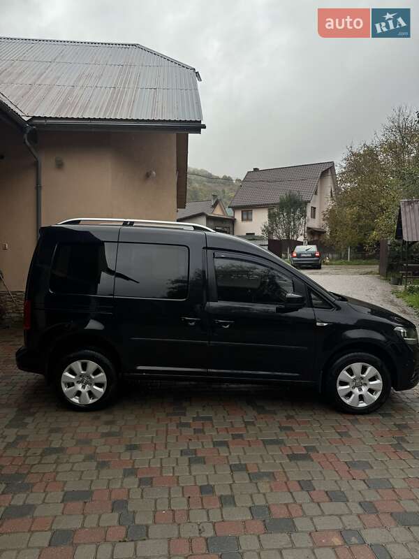 Минивэн Volkswagen Caddy 2015 в Тячеве