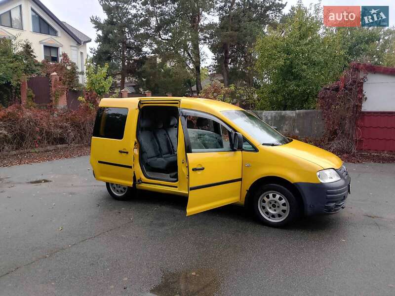 Минивэн Volkswagen Caddy 2006 в Киеве
