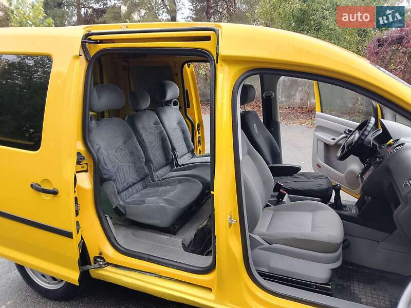 Минивэн Volkswagen Caddy 2006 в Киеве