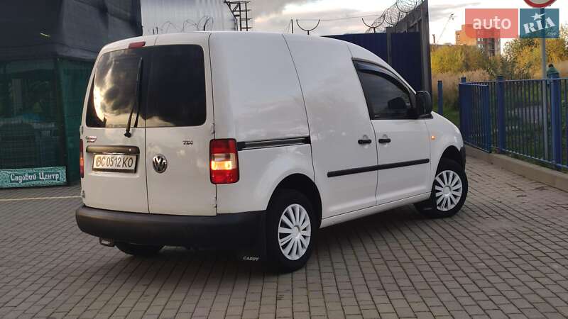 Грузовой фургон Volkswagen Caddy 2006 в Дрогобыче