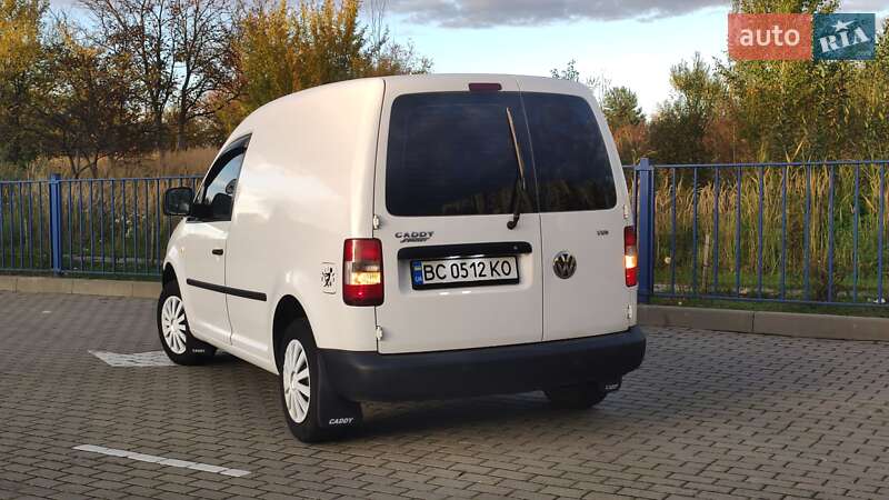Грузовой фургон Volkswagen Caddy 2006 в Дрогобыче