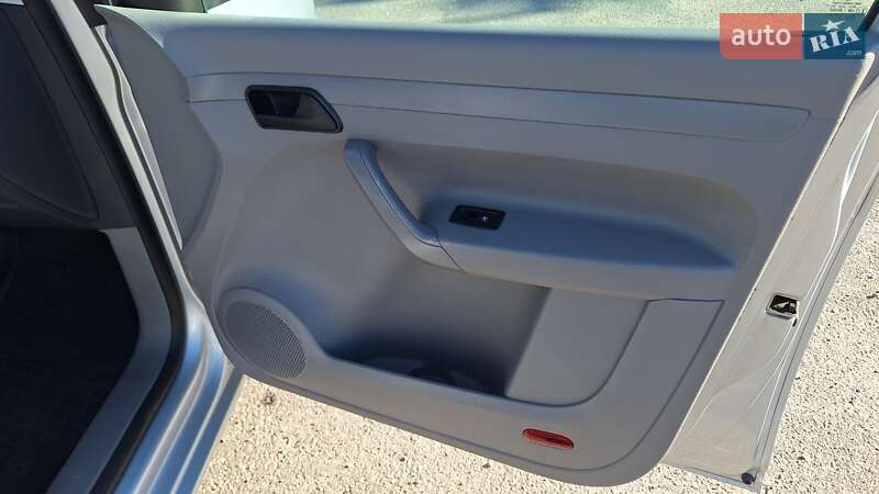 Минивэн Volkswagen Caddy 2008 в Киеве