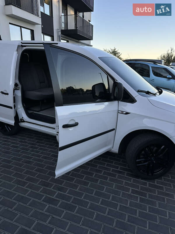 Минивэн Volkswagen Caddy 2015 в Ровно
