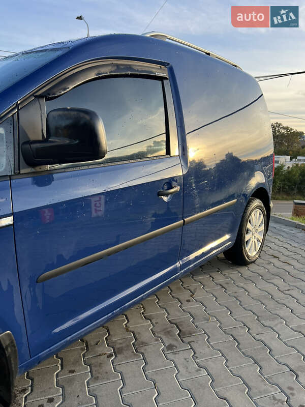 Минивэн Volkswagen Caddy 2015 в Черновцах